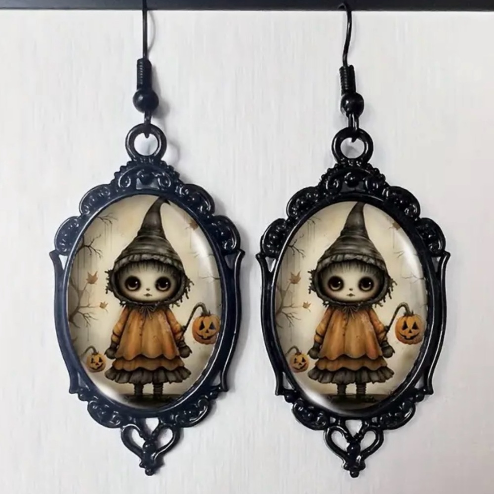 Scarecrow Girl Cameo Pumpkin Jack-o’-lantern Fall Autumn Halloween Gothic Dangle - Picture 2 of 3